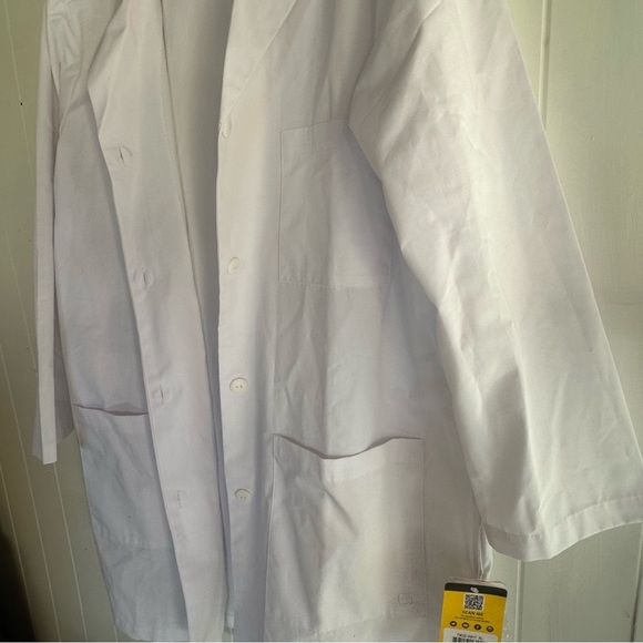 WonderWink Women's Classic Fit White Lab Coat - Picture 3 of 10